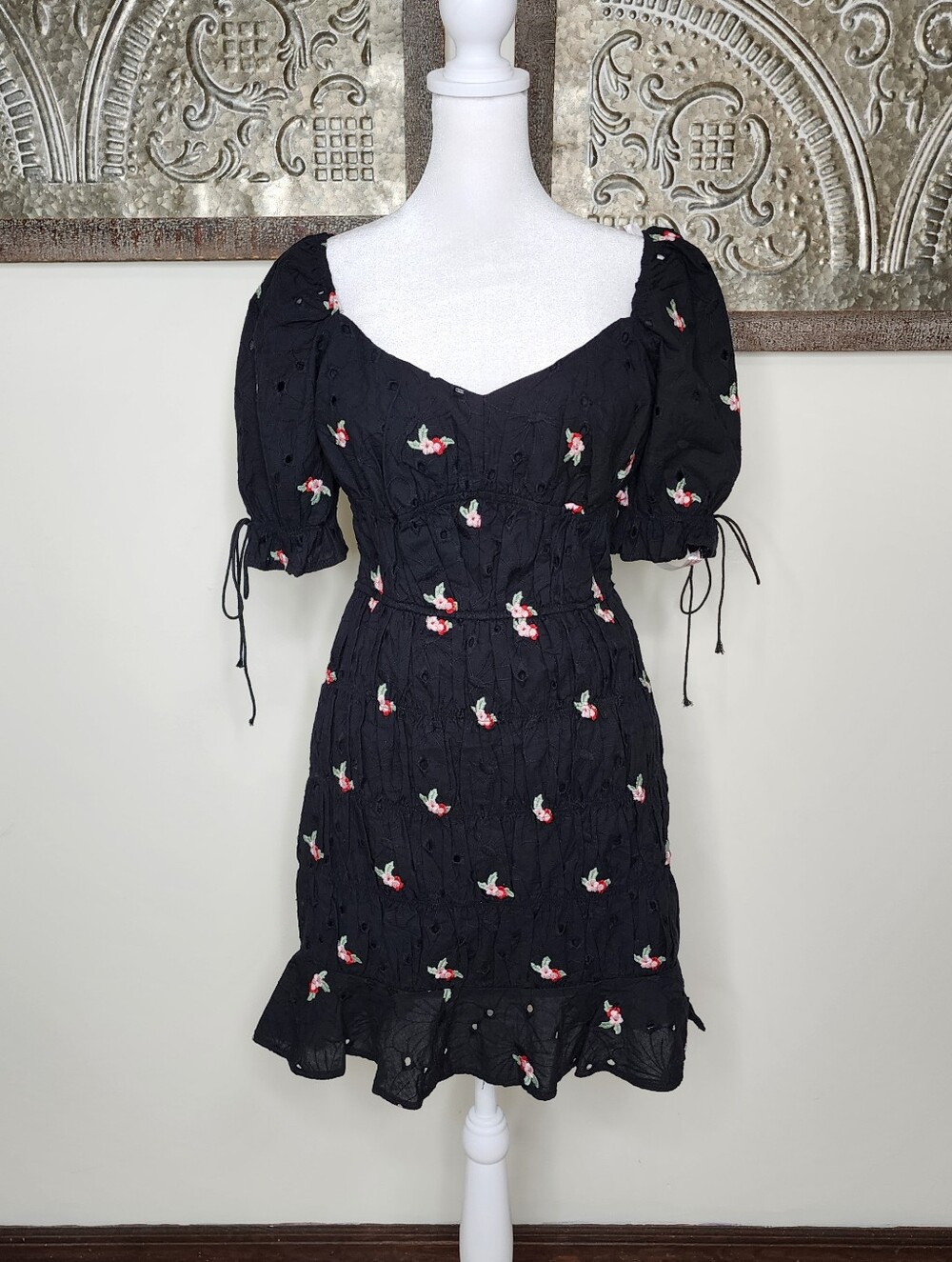 Nwt Missguided Floral Embroidered Ruched Puff-Sleeve Eyelet Mini Dress Sz4